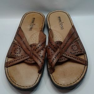 Minnetonka slides leather upper nut 6